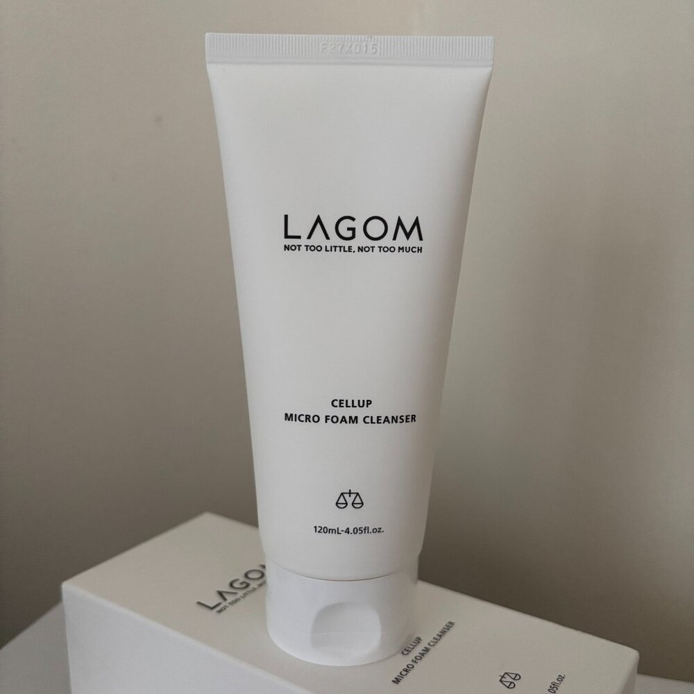 Lagom Cellup Micro Foam Cleanser (120 mL)